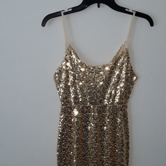Beautiful Gold Sequin Dress - Picture 4 of 8
